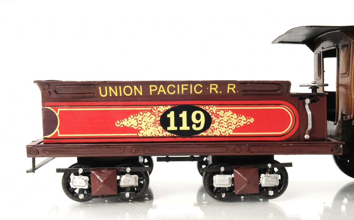 HomeRoots Union Pacific Locomotive Sculpture