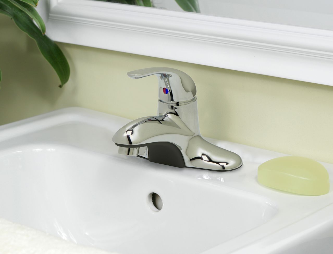 Huntington Brass Reliaflo Polished Chrome Center Set Bathroom Faucet (W3380001-32)