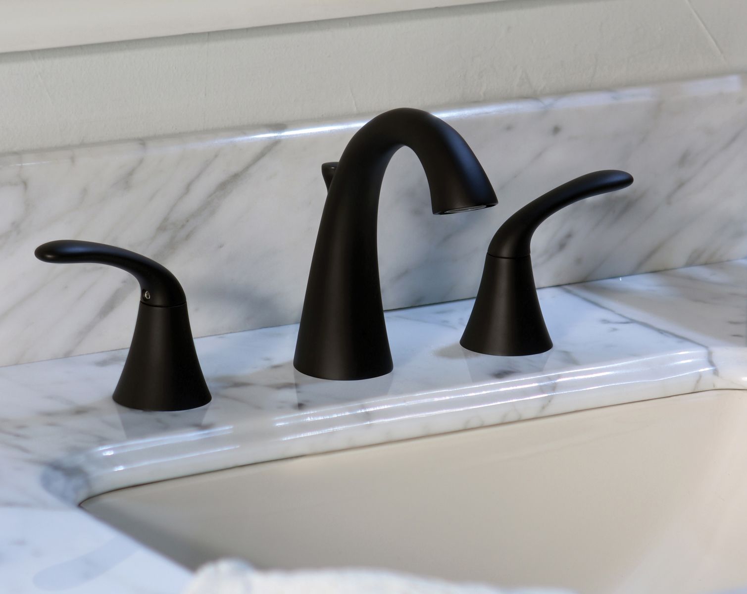 Huntington Brass Trend Matte Black Widespread Lavatory Faucet