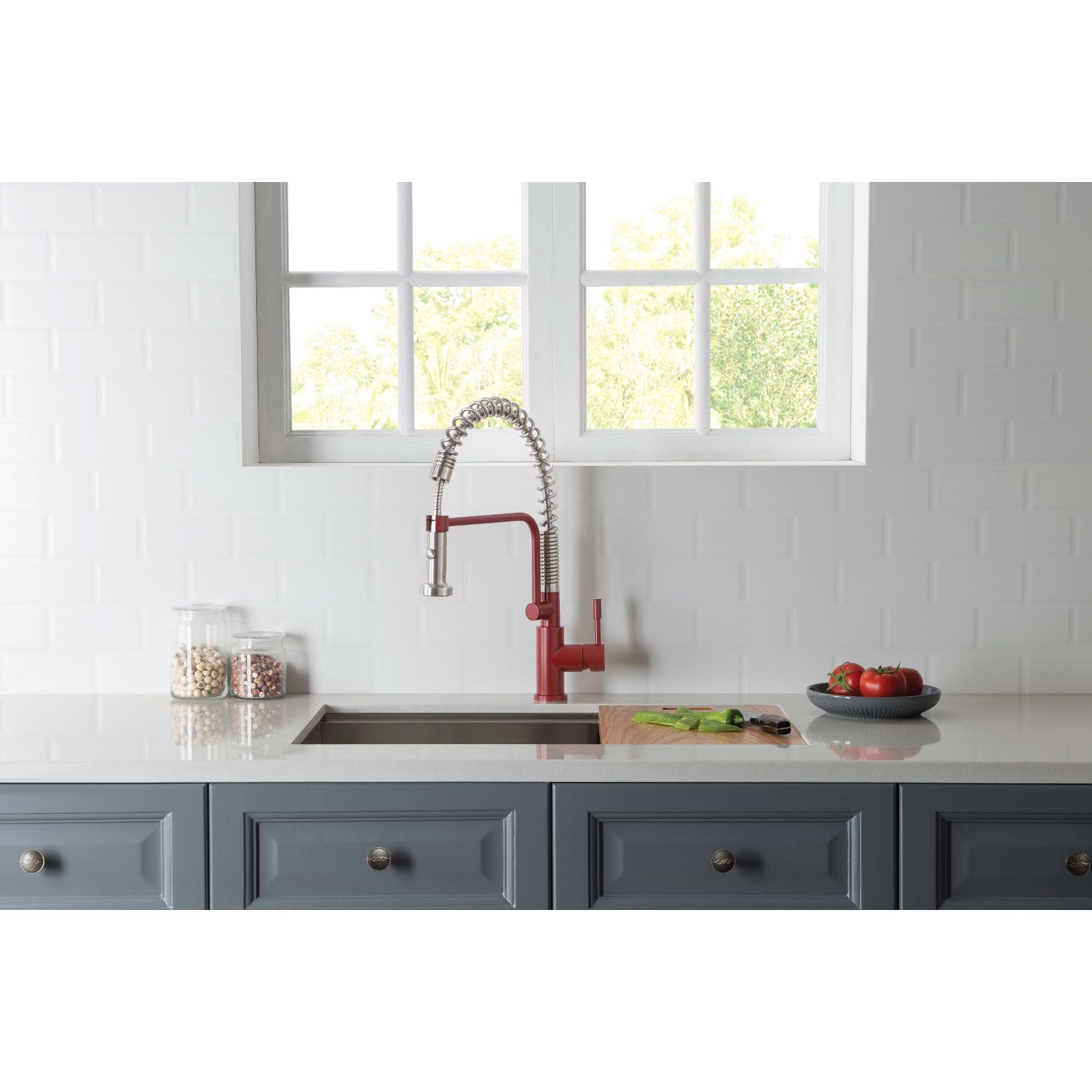 Isenberg Klassiker Caso 19" Matte Black Semi-Professional Stainless Steel Pull-Down Kitchen Faucet With Dual Function Sprayer
