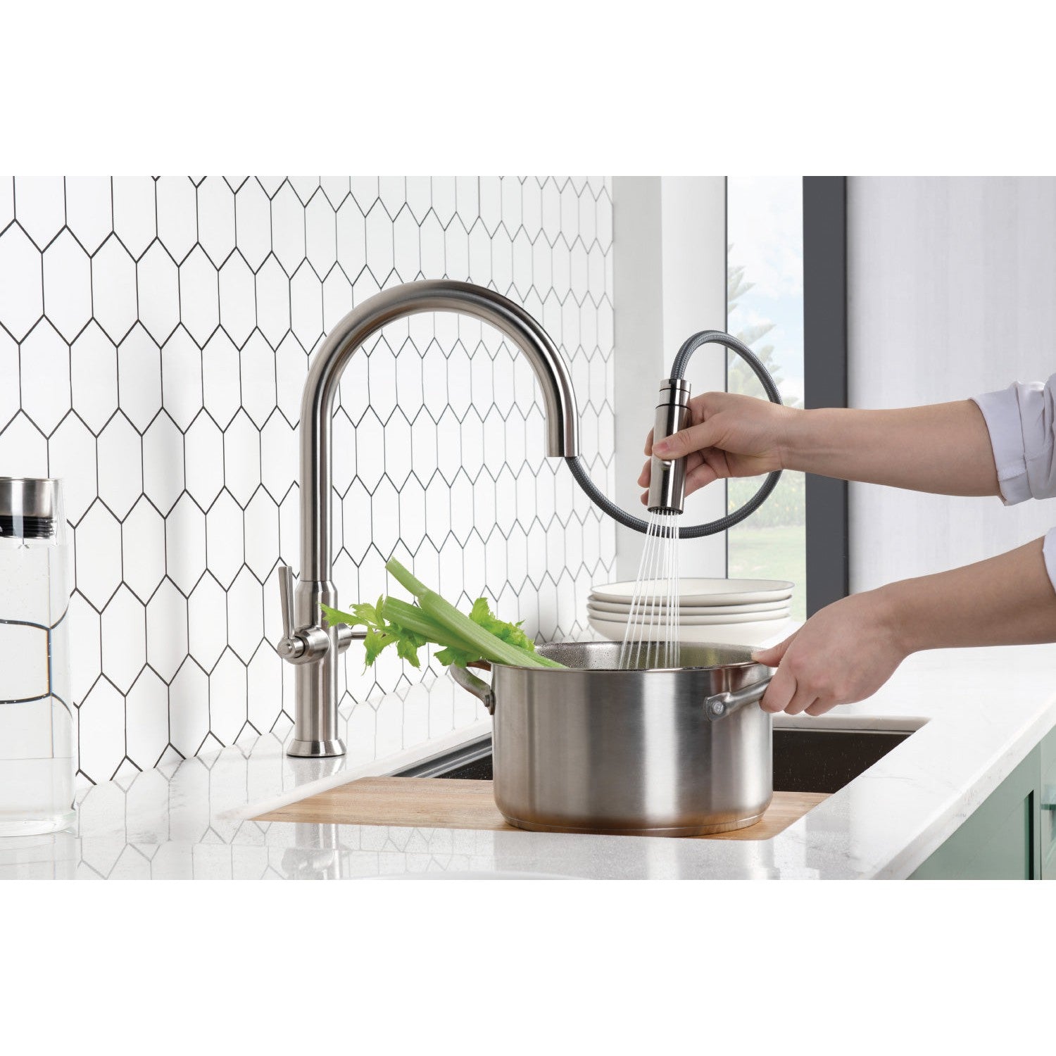 Isenberg Klassiker Velox 17" Single Hole Stainless Steel Pull-Down Kitchen Faucet With Two Handle and Dual Function Sprayer