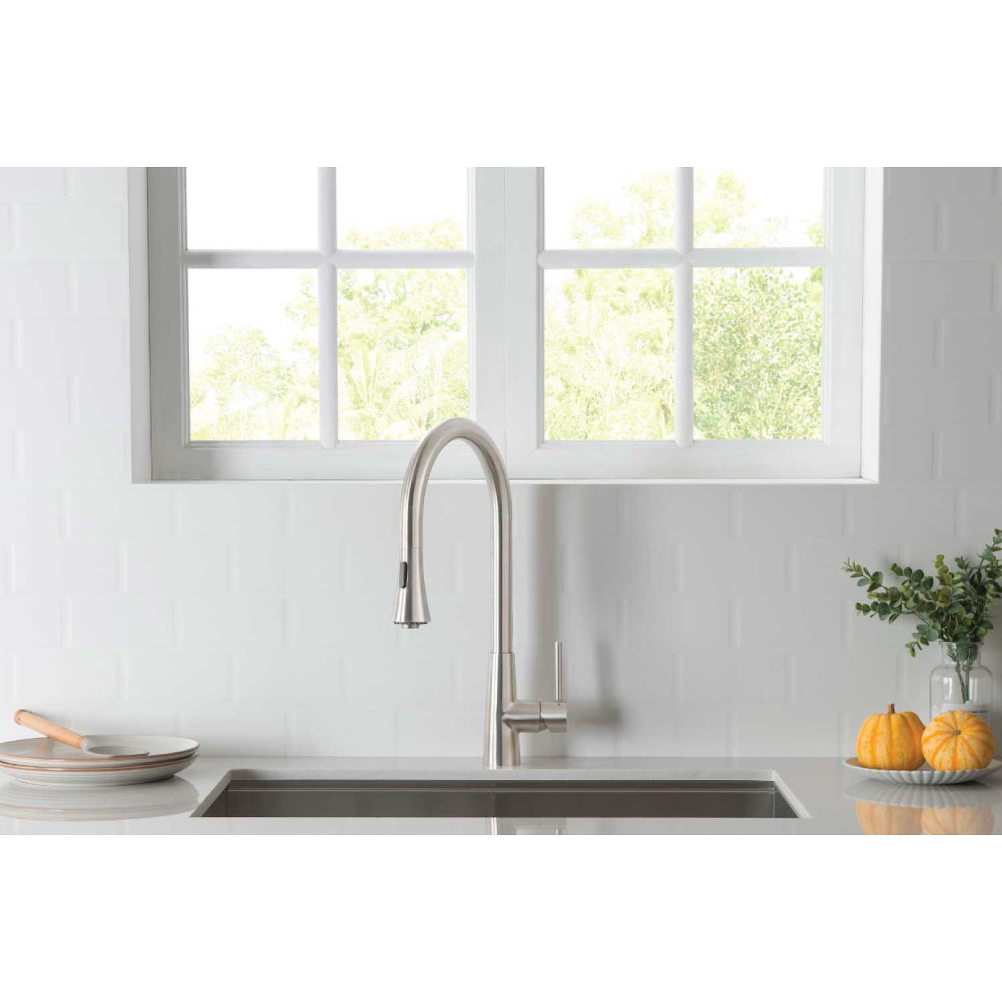 Isenberg Klassiker Zest 18" Single Hole Army Green Stainless Steel Pull-Down Kitchen Faucet With Dual Function Sprayer