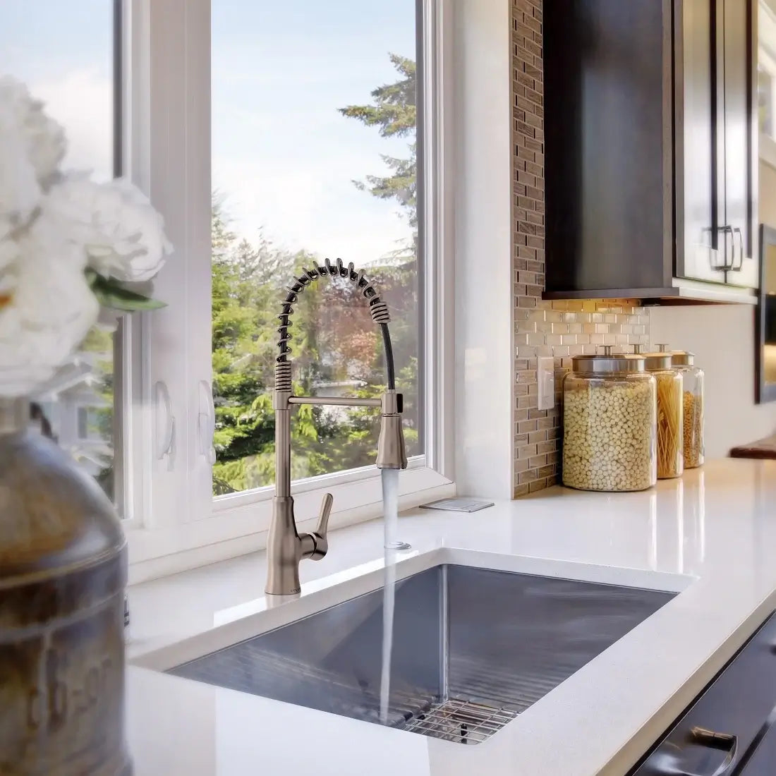 Lulani Bora Bora Brushed Nickel 1.8 GPM Single Handle 3-Function Pull-Down Spray Head 360 Swivel Spout Faucet With Baseplate
