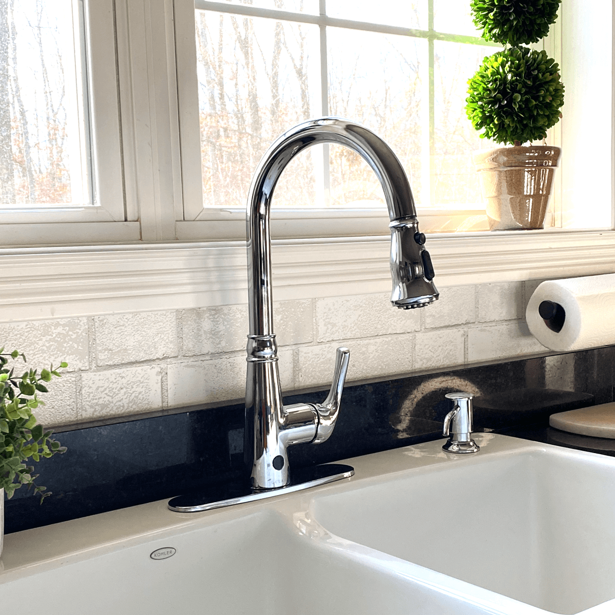 Lulani Moorea Chrome 1.8 GPM Dual Sensor Single Handle Pull-Down Faucet With Baseplate