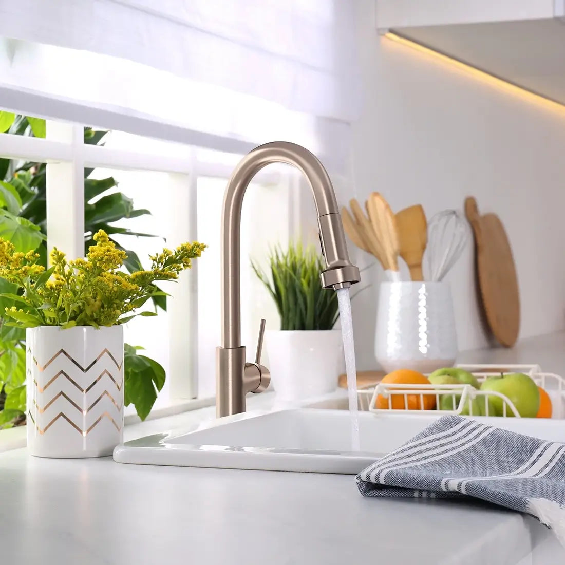 Lulani St. Lucia Brushed Nickel 1.8 GPM 360-Degree Swivel Spout Pull-Down Faucet