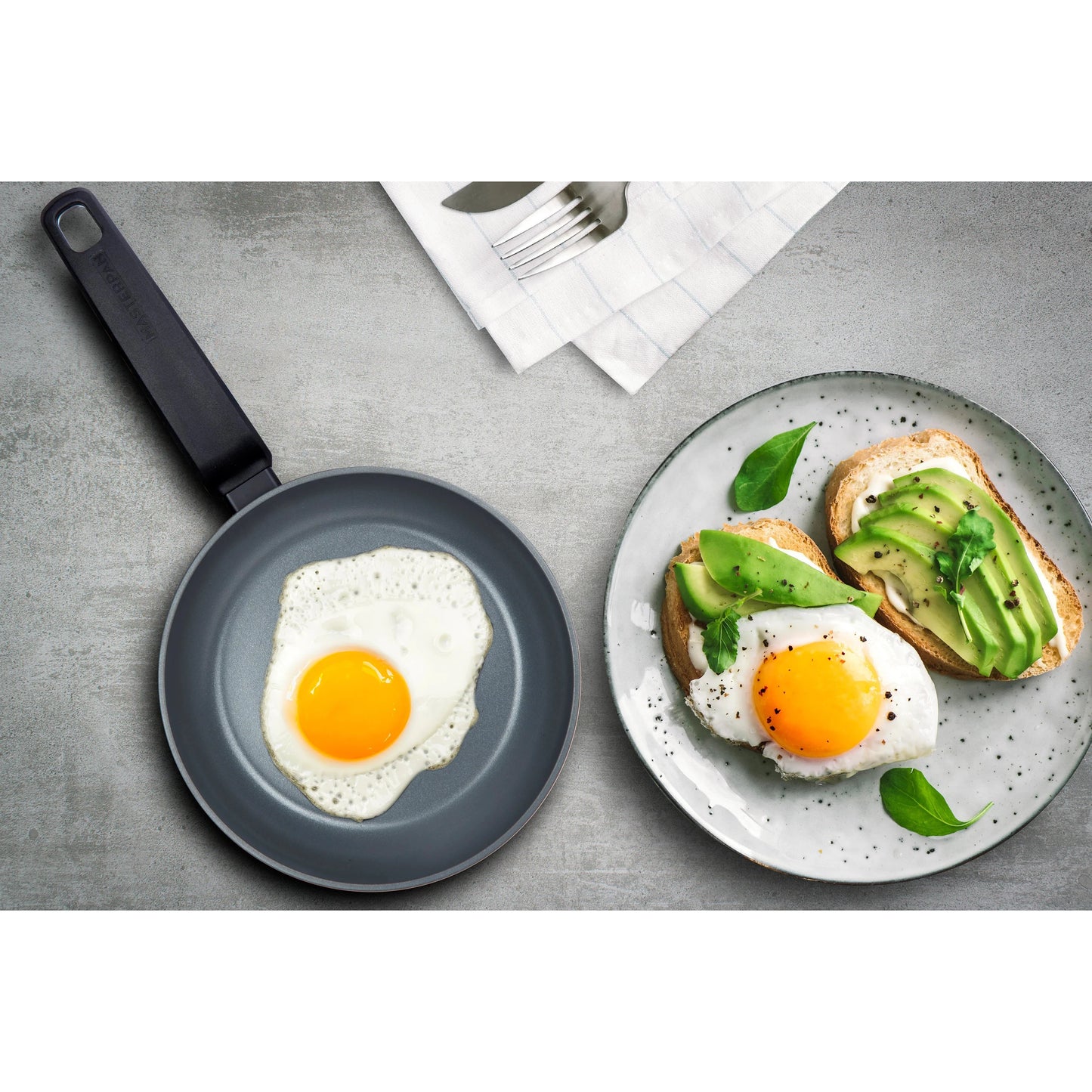 MASTERPAN Classico Series 8” Fry Pan and Skillet, Healthy Ceramic Non-stick Aluminum Cookware With Bakelite Handle