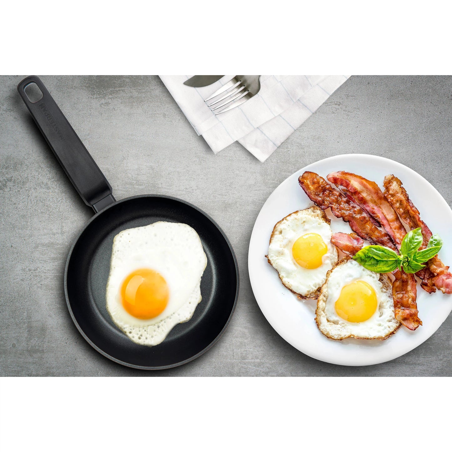 MASTERPAN Classico Series 8” Fry Pan and Skillet, Non-stick Aluminum Cookware With Bakelite Handle