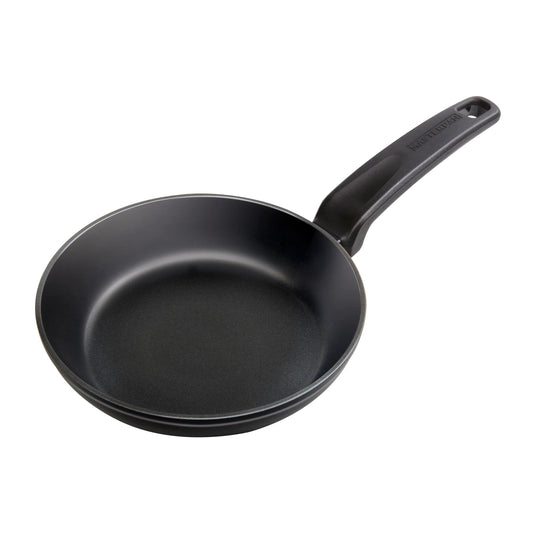 MASTERPAN Classico Series 8” Fry Pan and Skillet, Non-stick Aluminum Cookware With Bakelite Handle
