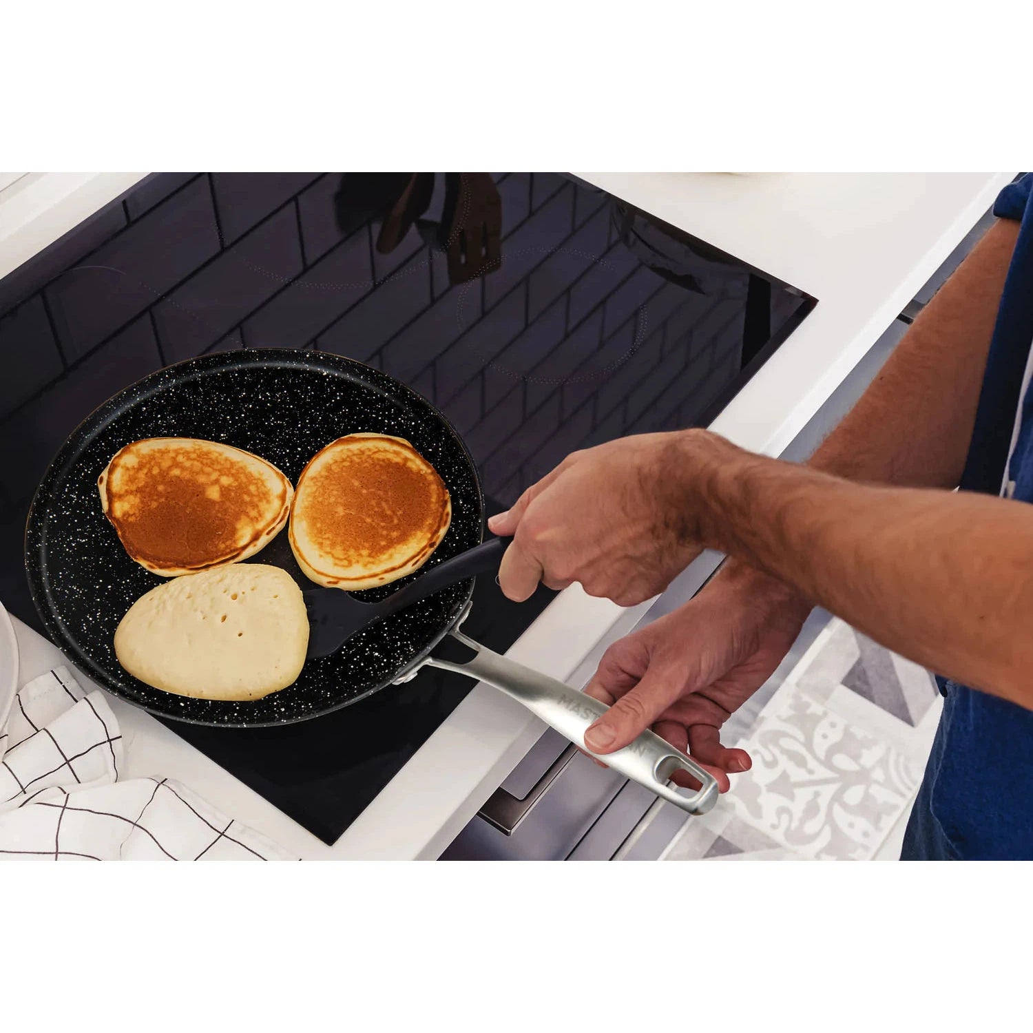 MASTERPAN Innovative Series 11” Crepe Pan, Non-stick Aluminum Cookware With Stainless Steel Riveted Handle