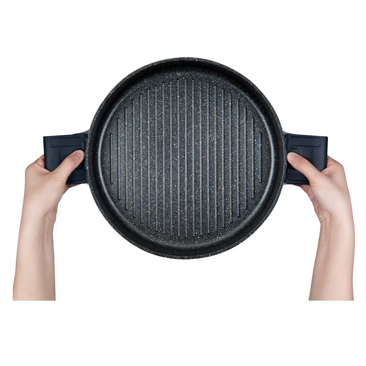 https://kitchenoasis.com/cdn/shop/files/MASTERPAN-Innovative-Series-12-Black-Stovetop-Oven-Grill-Pan-With-Heat-in-Steam-Out-Lid-Non-stick-Cast-Aluminum-9.webp?v=1685841873&width=1445