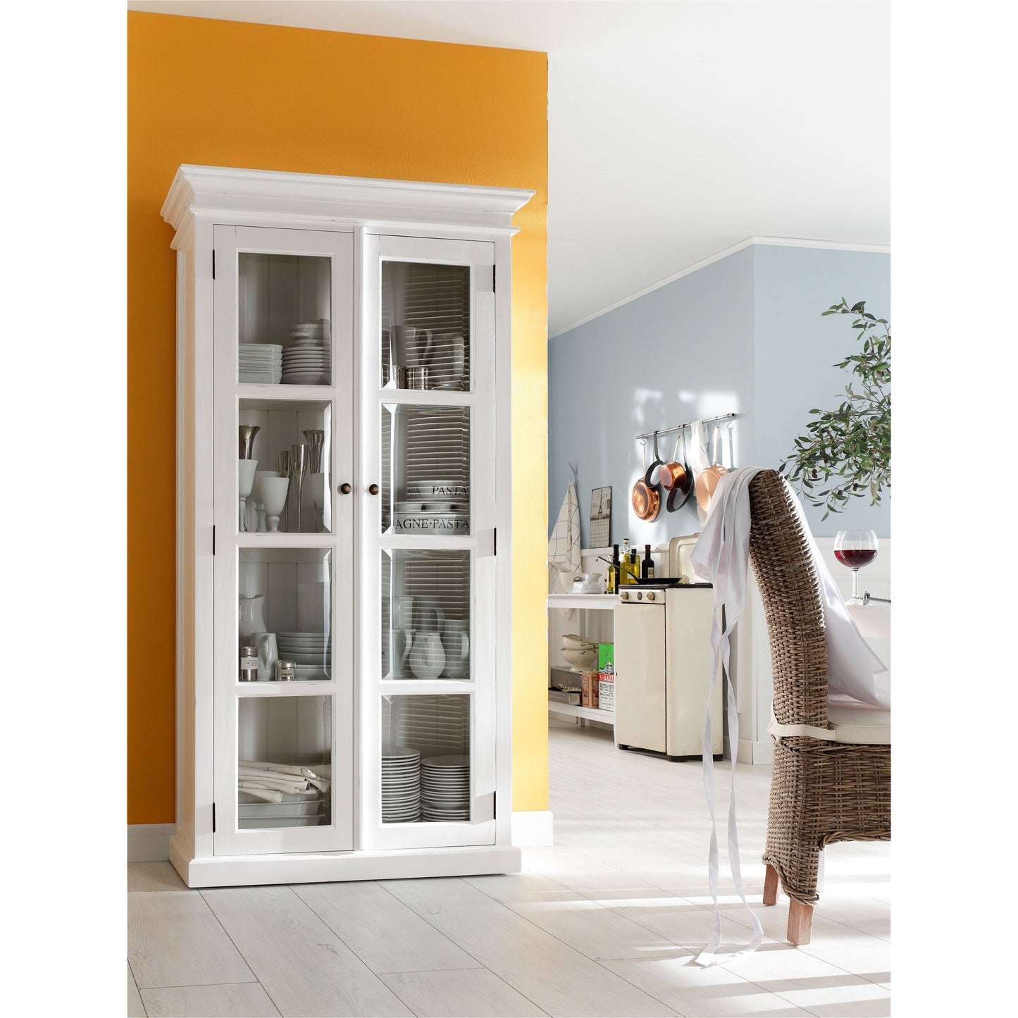 NovaSolo Halifax 40" Classic White Mahogany Display Cabinet With 2 Glass Doors