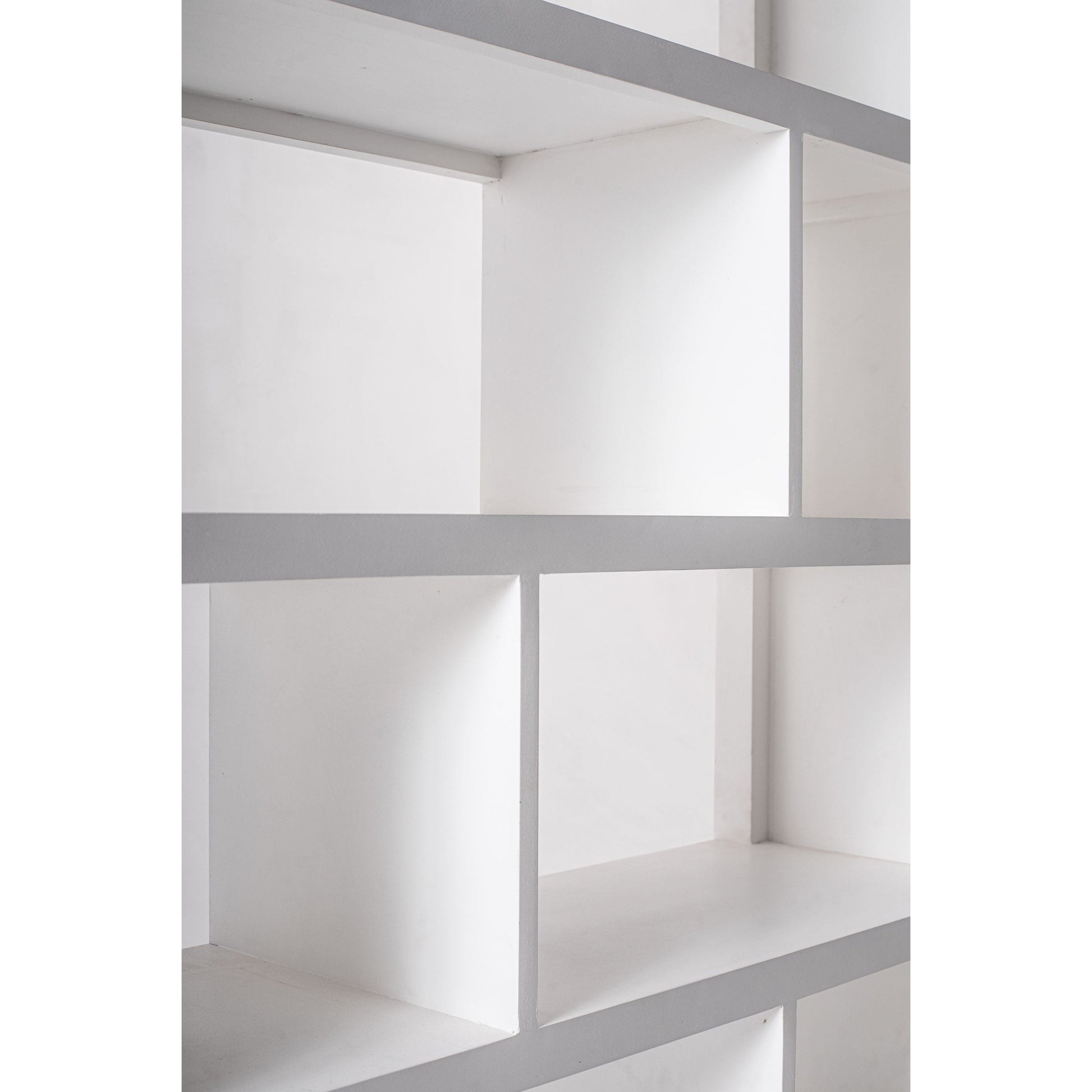 NovaSolo Halifax 47" Classic White Mahogany Shelving With 9 Shelves & 4 Rattan Baskets