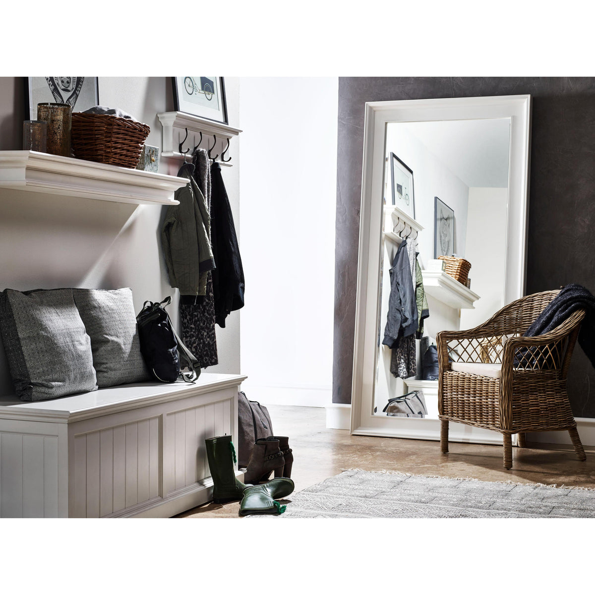 NovaSolo Halifax 55" Classic White Mahogany Storage Chest