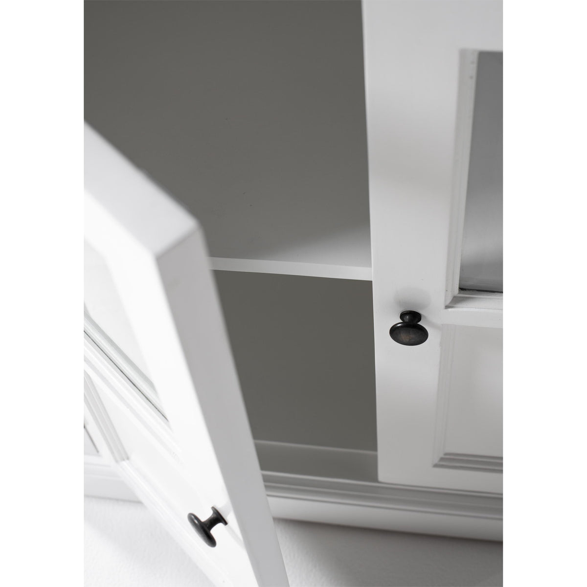 NovaSolo Halifax 57" Classic White Hutch Cabinet Unit With 4 Bevelled Glass Doors