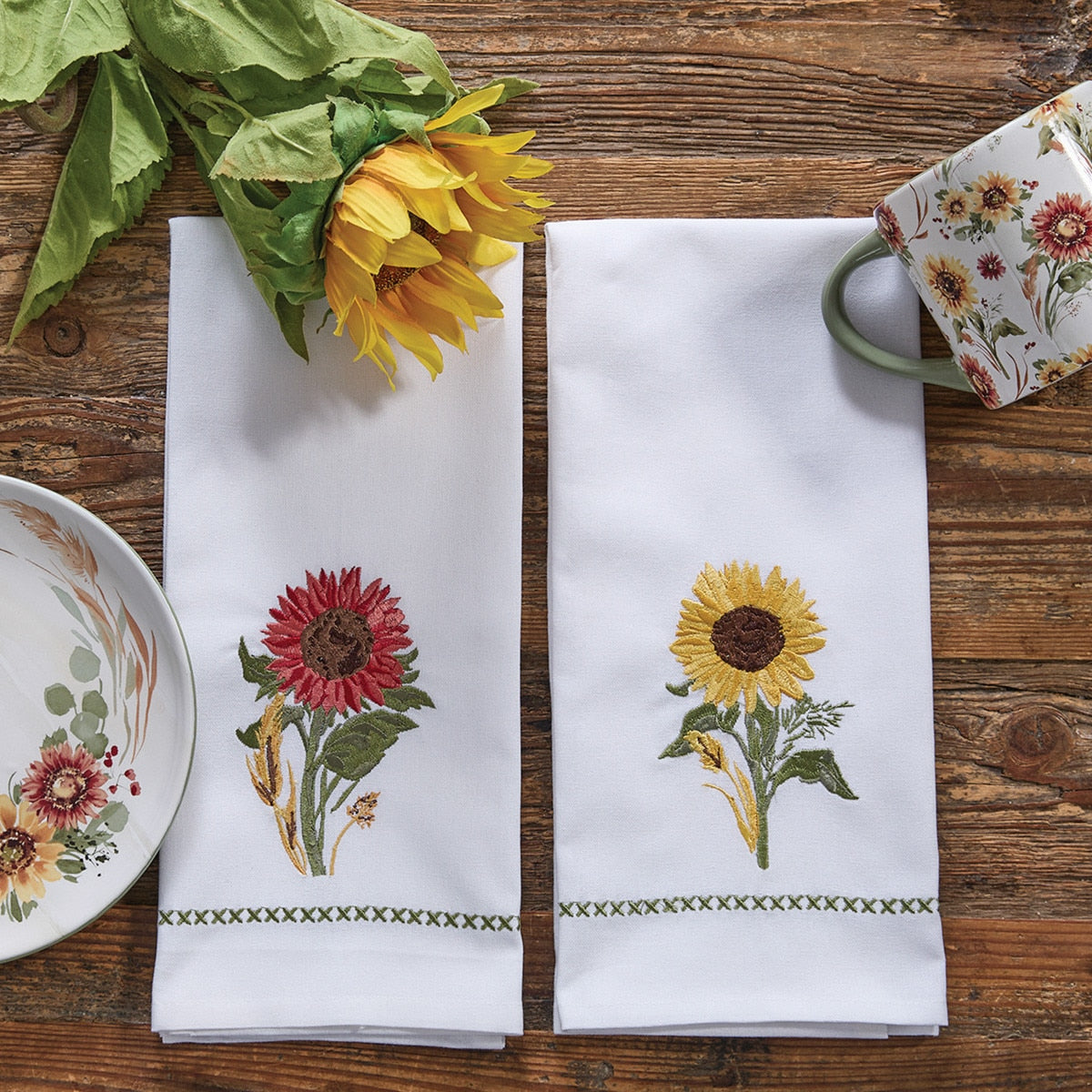 Park Designs Red Sunflower Dishtowel Embroidered - Set of 6