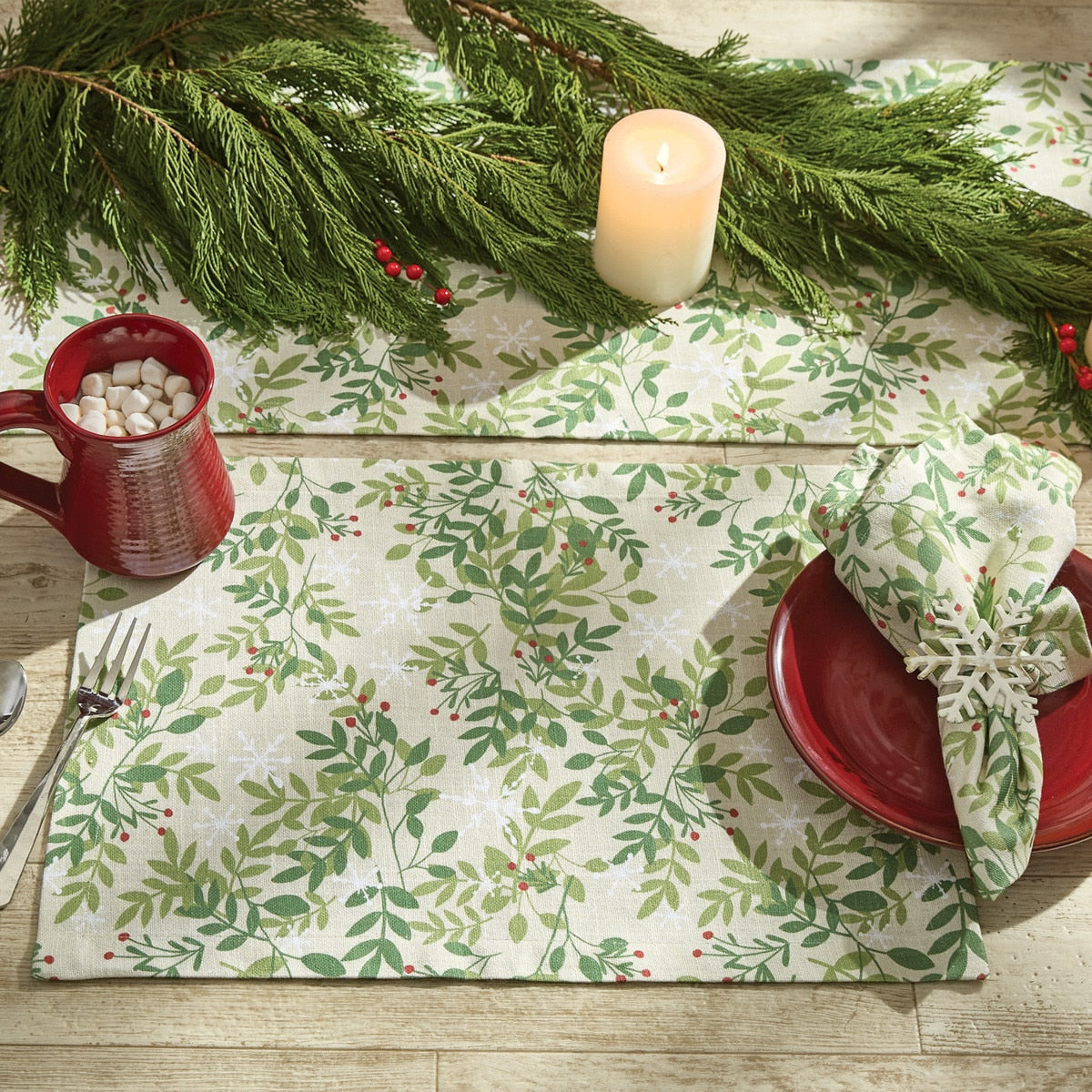 Park Designs Williamsburg Snowflakes And Berries Placemat - Set of 12