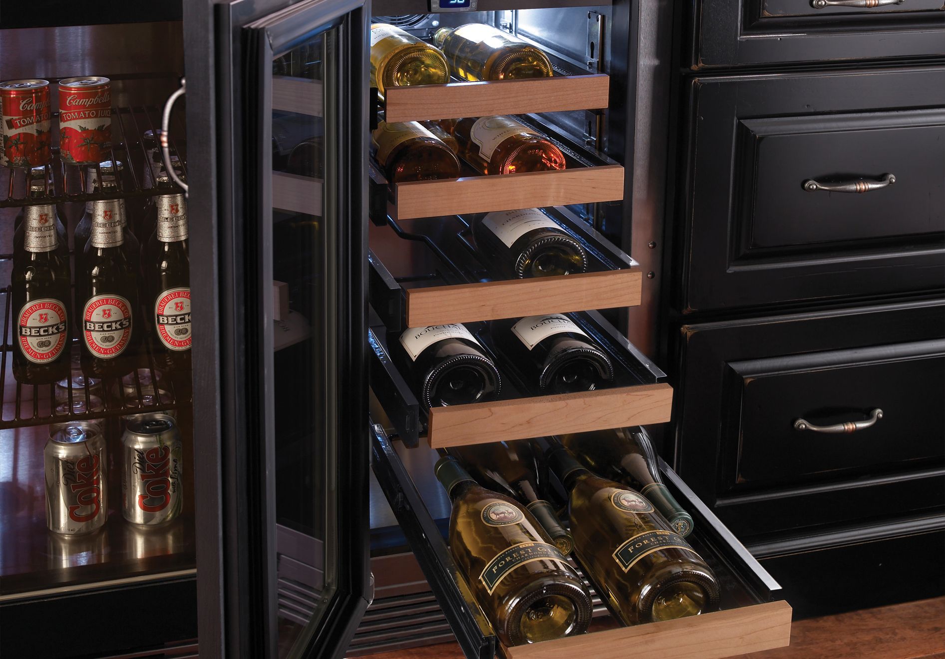 Perlick Signature Series 15" Indoor Wine Reserve with Fully Integrated Panel-Ready Glass Door Hinge Right