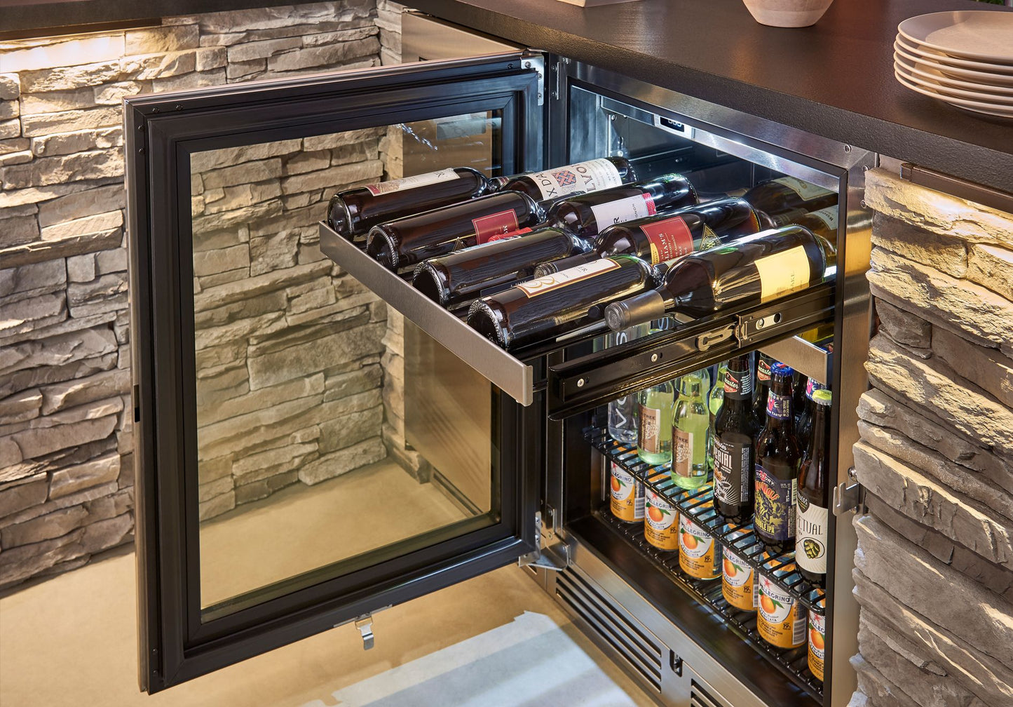 Perlick Signature Series 24" Marine Grade Beverage Center with Stainless Steel Glass Door Hinge Right with Lock
