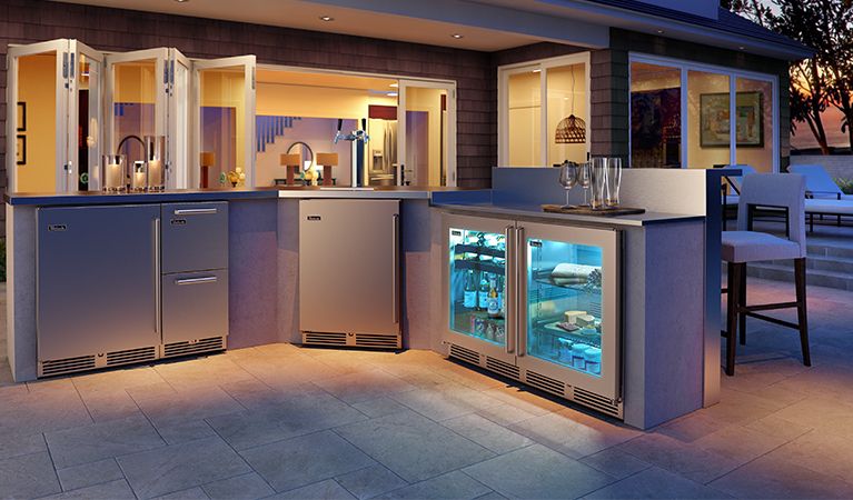 Perlick Signature Series 24" Outdoor Keg Dispenser - Dual Tap with Stainless Steel Solid Door Hinge Right with Lock