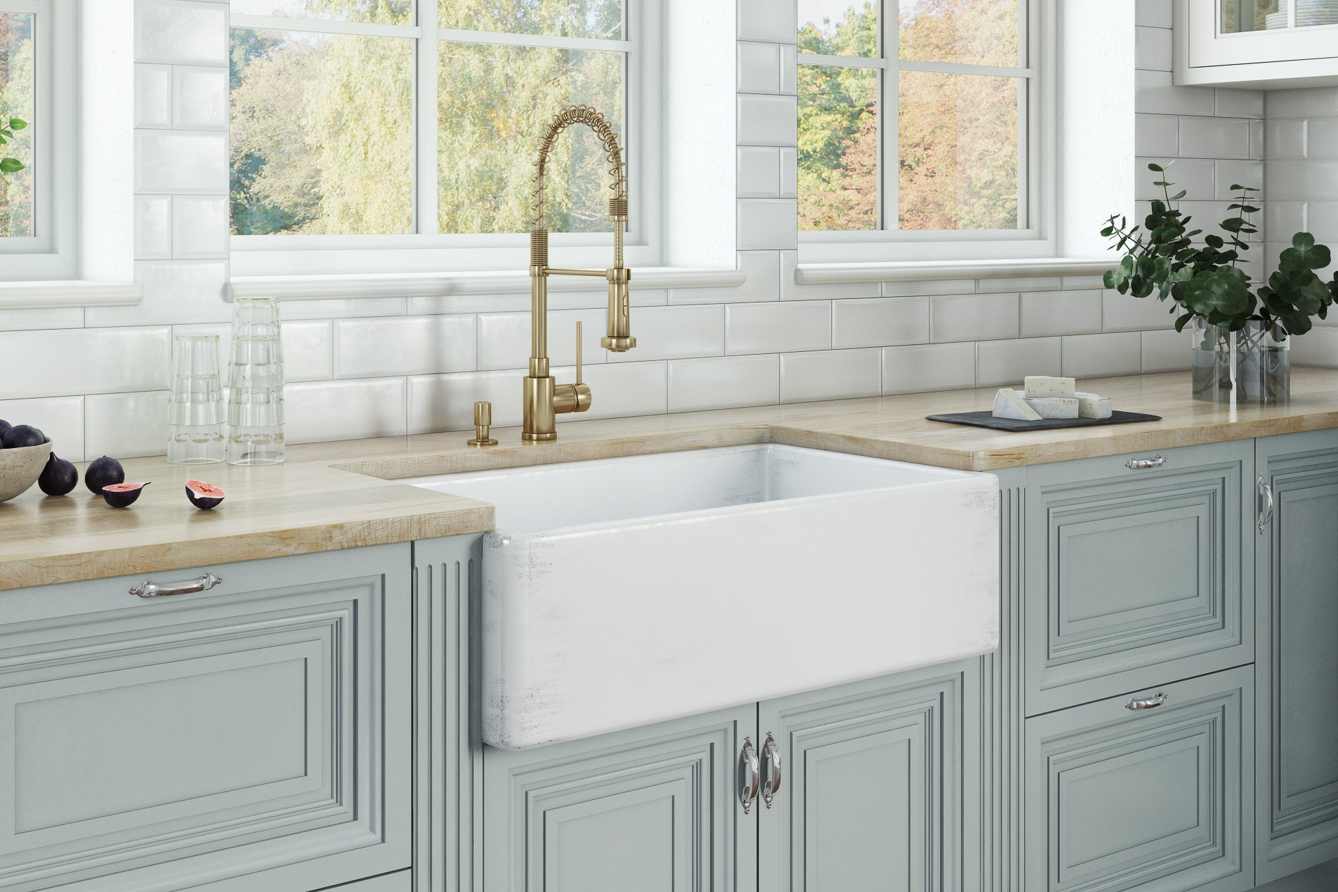 Ruvati Fiamma 33" x 20" Distressed White Single Bowl Fireclay Reversible Farmhouse Apron-Front Kitchen Sink