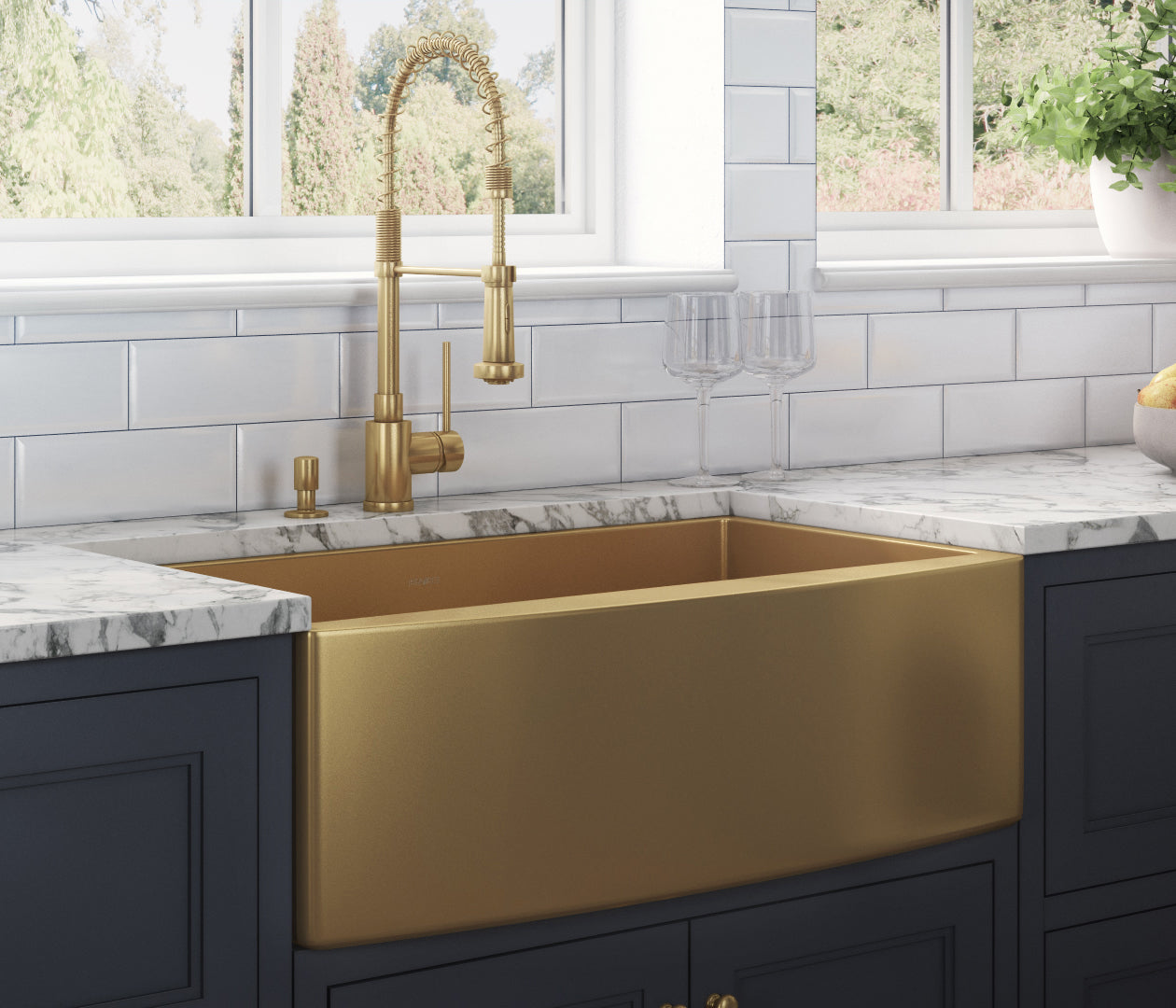 Ruvati Terraza 33" Matte Gold Apron-Front Stainless Steel Farmhouse Kitchen Sink