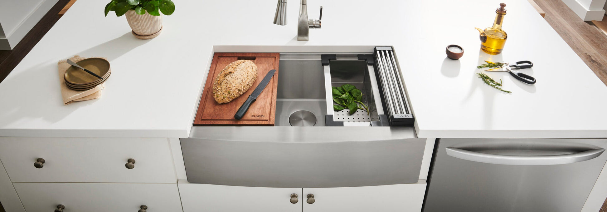 Ruvati Verona 36" Stainless Steel Single Bowl Apron-Front Workstation Farmhouse Kitchen Sink