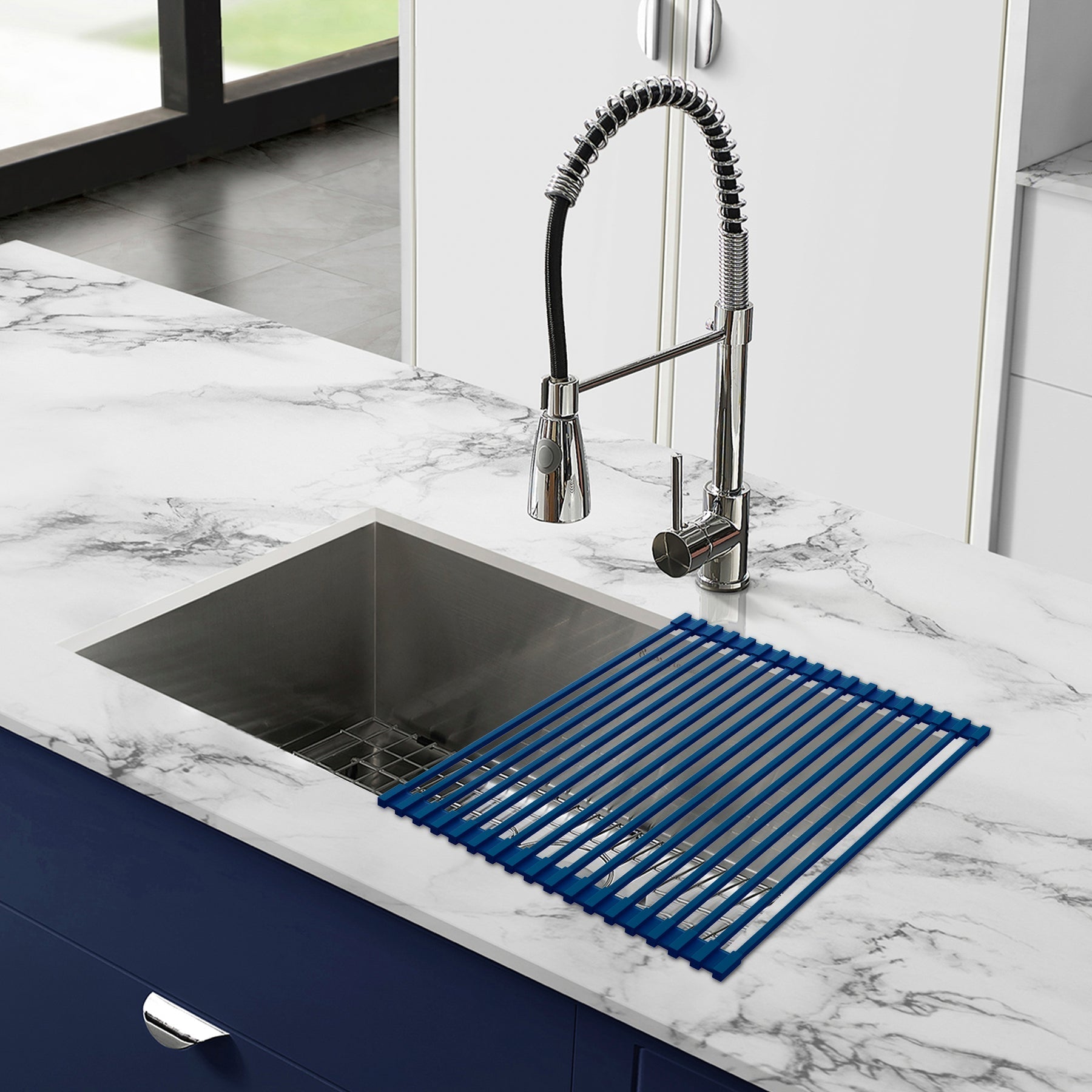 Swiss Madison 21" x 13" Navy Blue Silicone Roll Up Kitchen Grid Sink