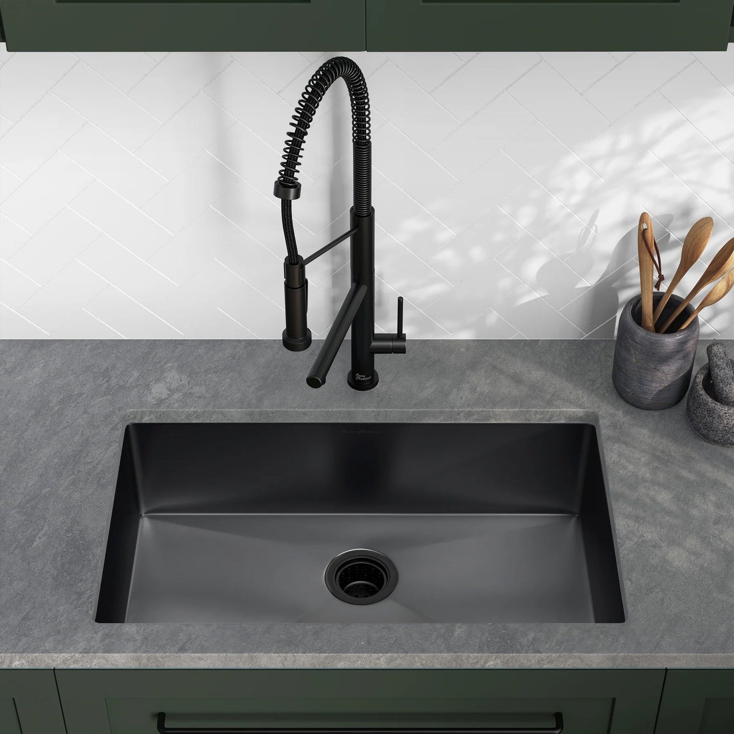 Swiss Madison Rivage 30" Single Rectangular Matte Black Stainless Steel Undermount Kitchen Sink