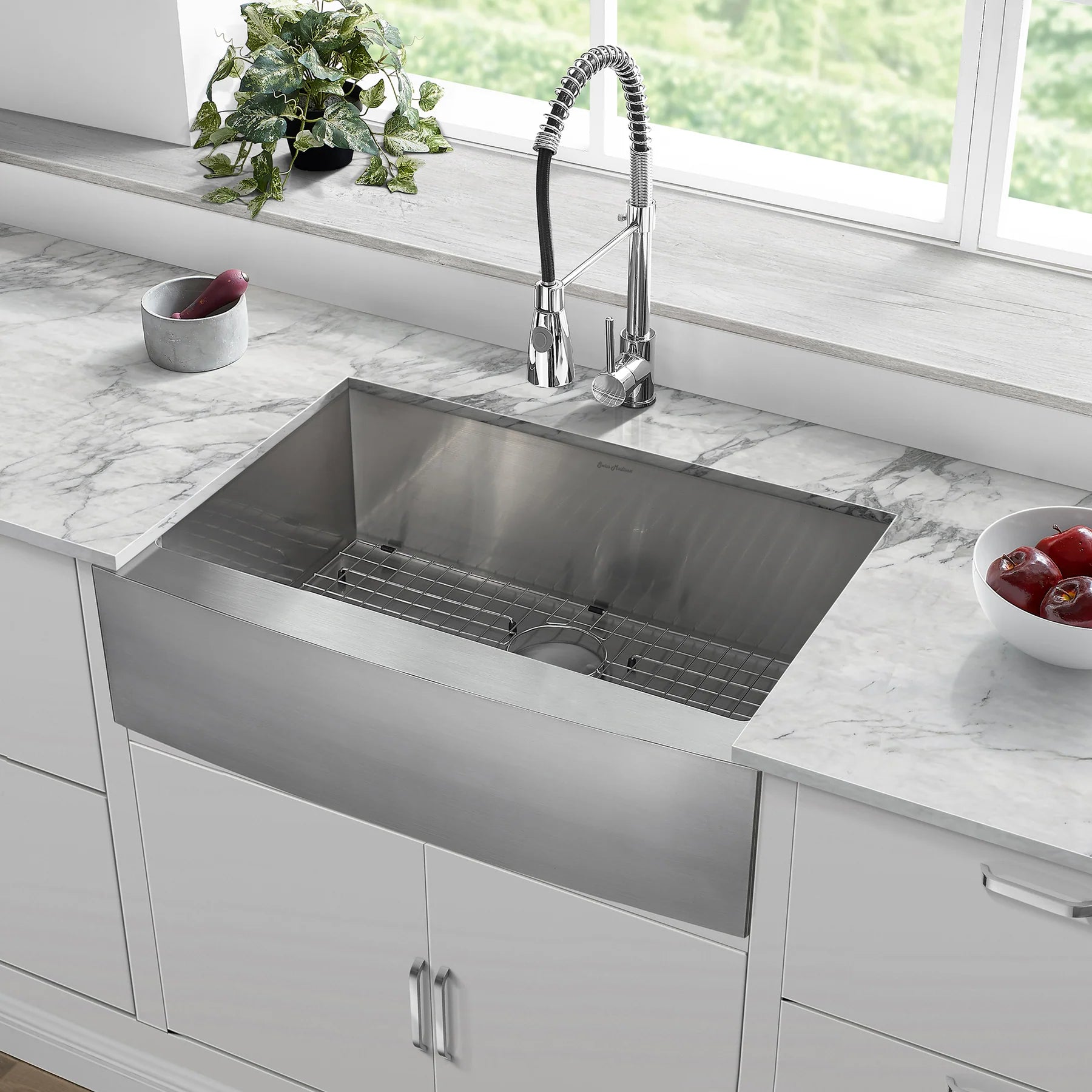 Swiss Madison Rivage 30" Single Stainless Steel Farmhouse Kitchen Sink With Apron