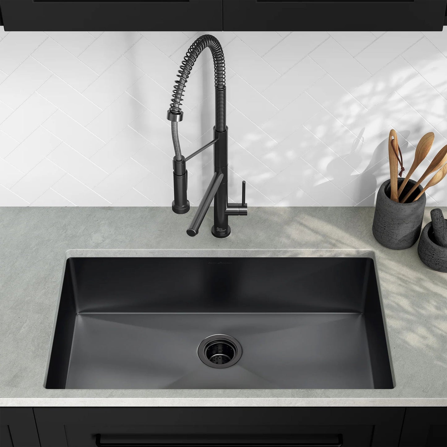 Swiss Madison Rivage 32" Single Rectangular Matte Black Stainless Steel Undermount Kitchen Sink