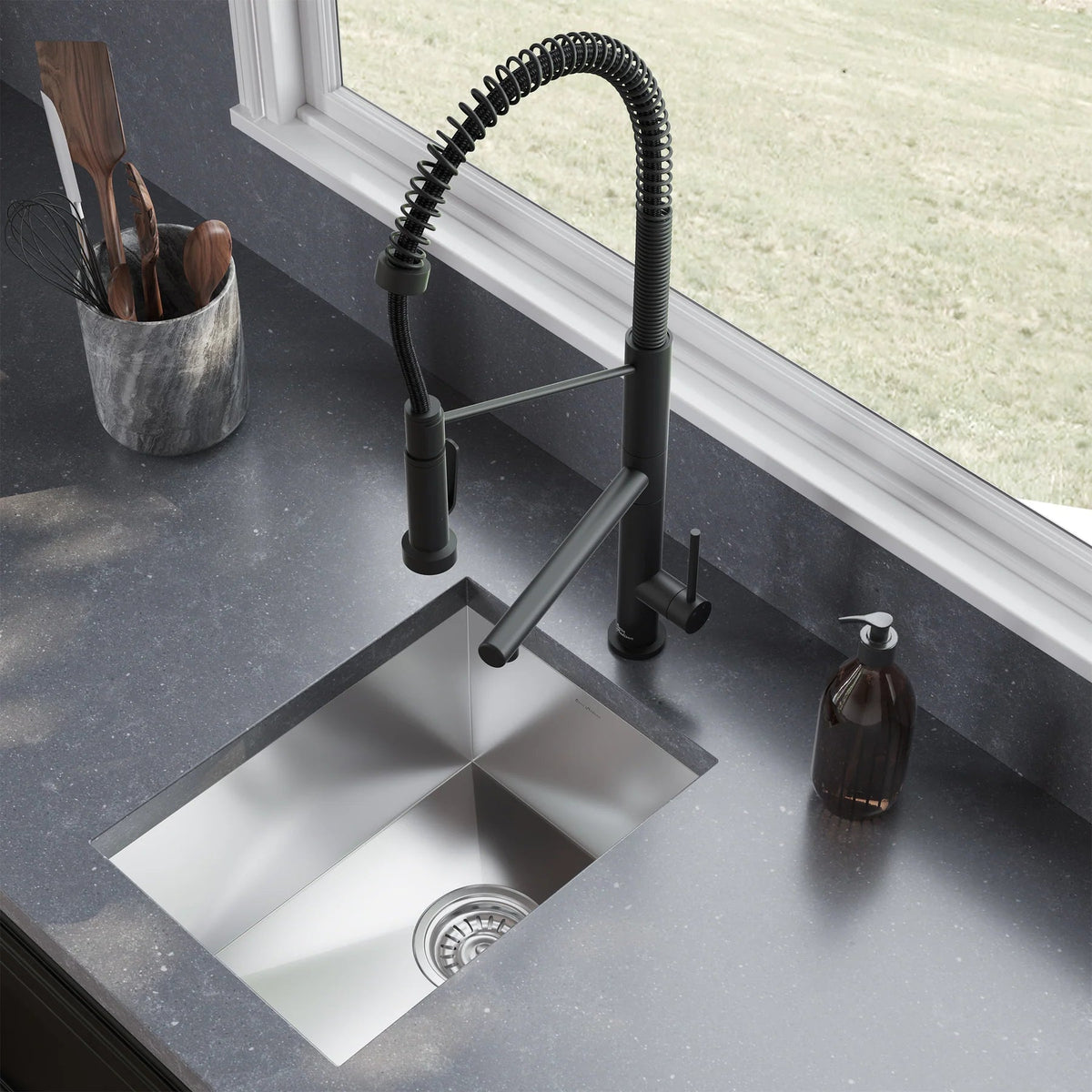 Swiss Madison Tourner 14" x 18" Single Stainless Steel Undermount Kitchen Sink