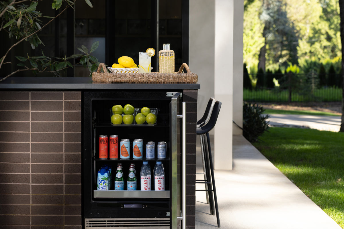 U-LINE URBV324 Home 24" Integrated Solid Frame Beverage Center