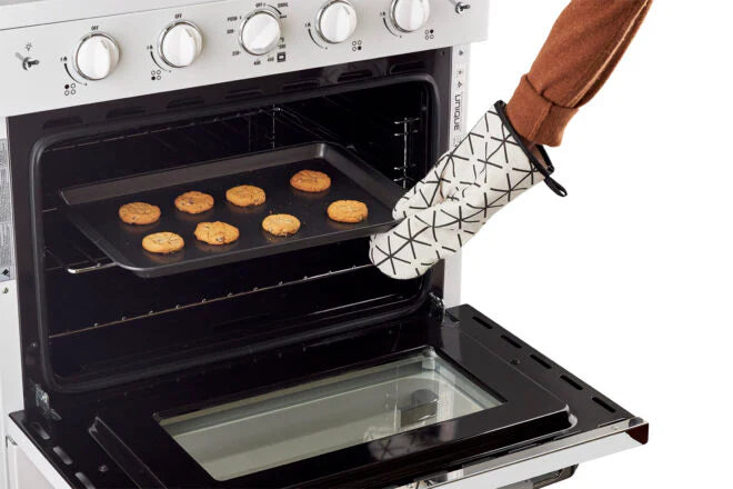 Unique Off Grid UGP-30CR W Classic 30" x 42" With Single Oven and 4 Burners White Range